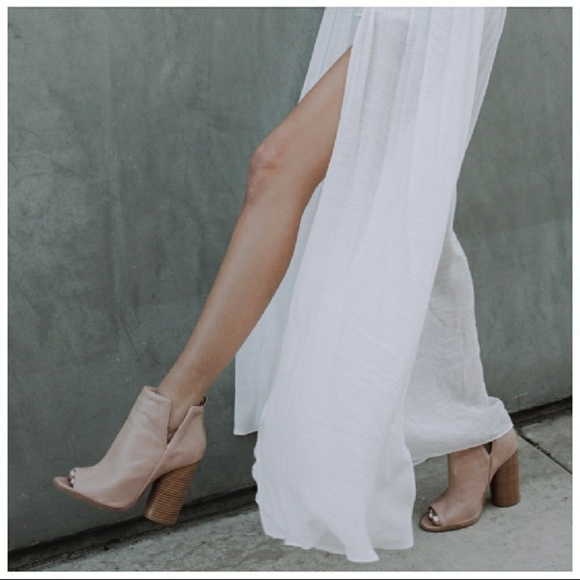 🎉LAST PAIR Nude Peep Toe Booties - Picture 7 of 8